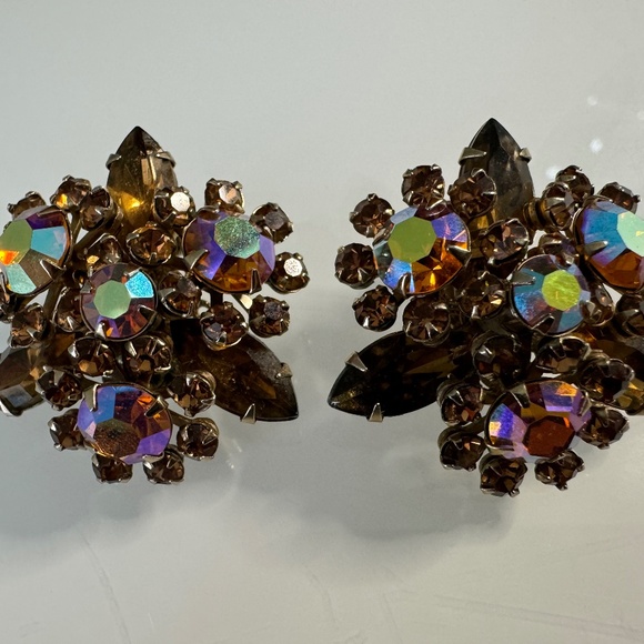 Vintage Gemstone Clip Earrings - Picture 2 of 6